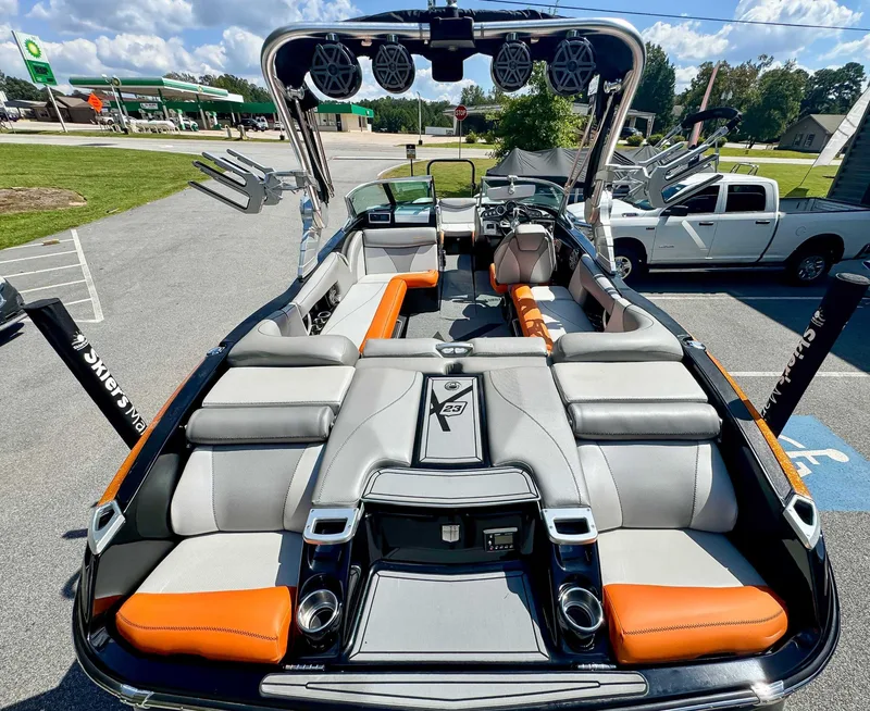 2017 MasterCraft X23, photo 10 of 22