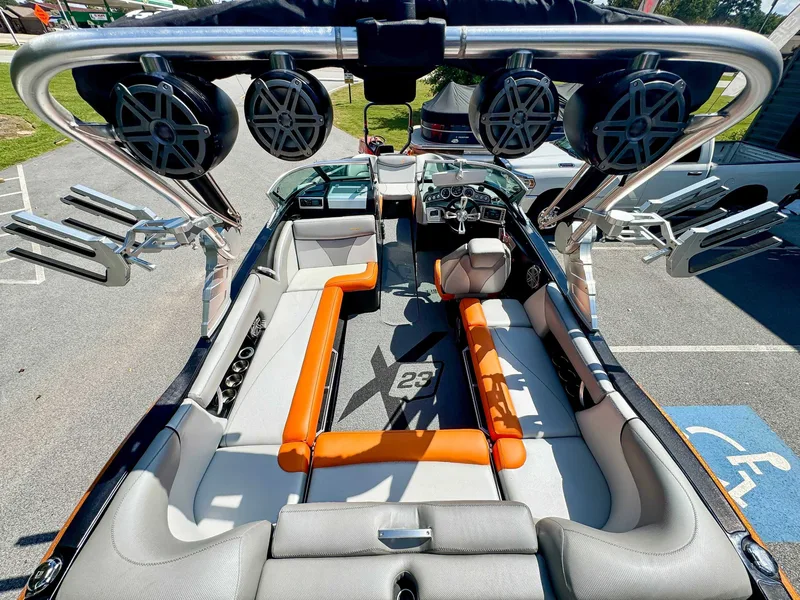 2017 MasterCraft X23, photo 12 of 22