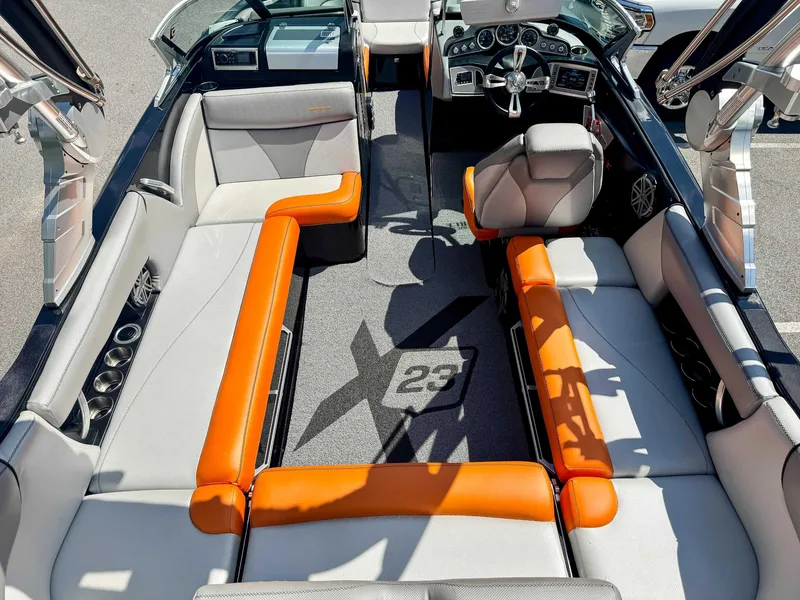 2017 MasterCraft X23, photo 13 of 22
