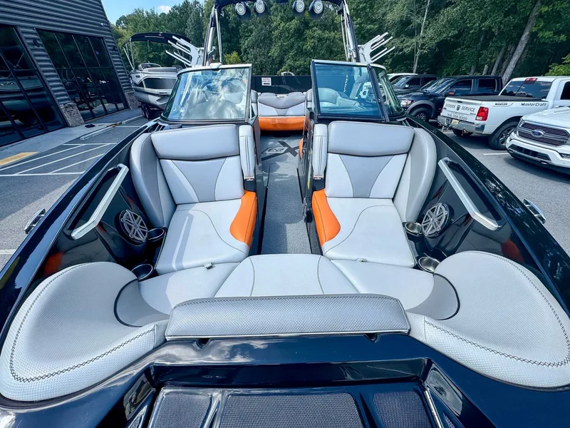 2017 MasterCraft X23, photo 15 of 22