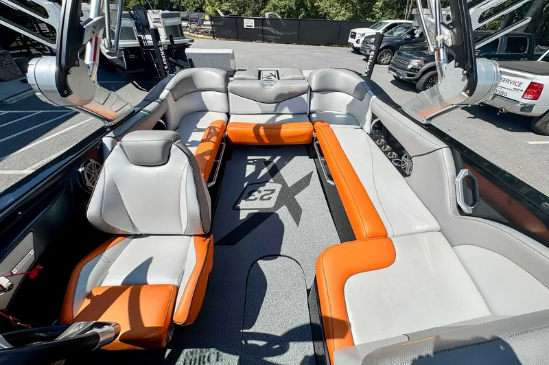 2017 MasterCraft X23, photo 16 of 22