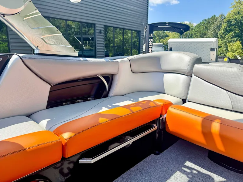 2017 MasterCraft X23, photo 20 of 22