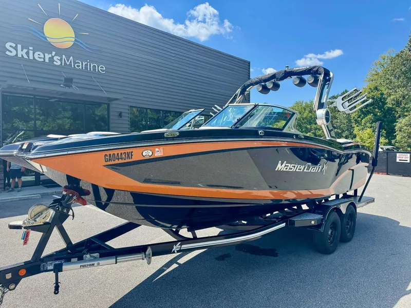 2017 MasterCraft X23, photo 4 of 22