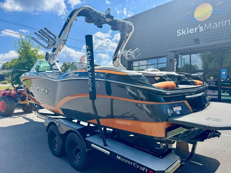 2017 MasterCraft X23, photo 6 of 22