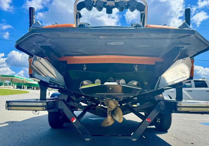 2017 MasterCraft X23, photo 8 of 22