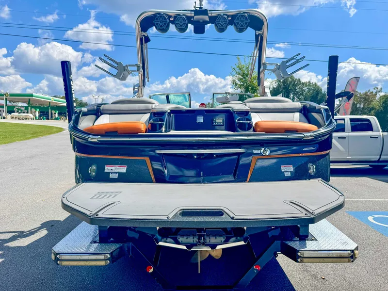 2017 MasterCraft X23, photo 9 of 22