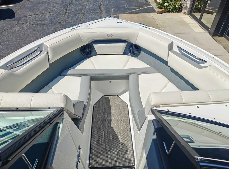2018 Cobalt CS22, photo 10 of 16