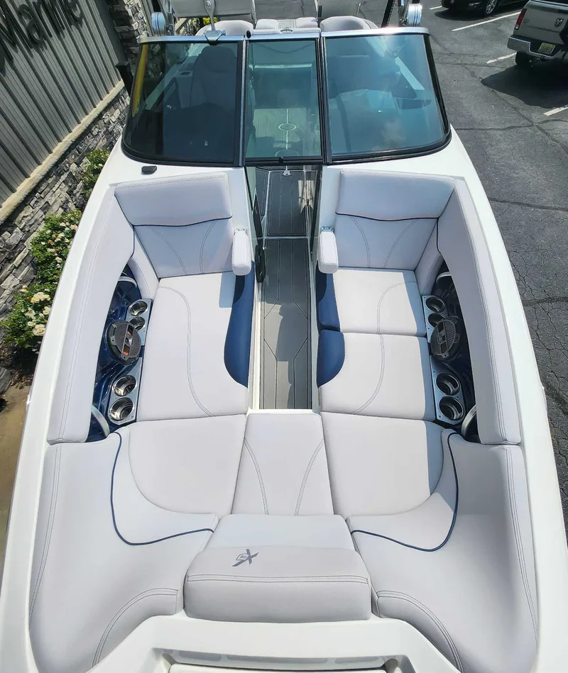 2018 MasterCraft X26, photo 10 of 18