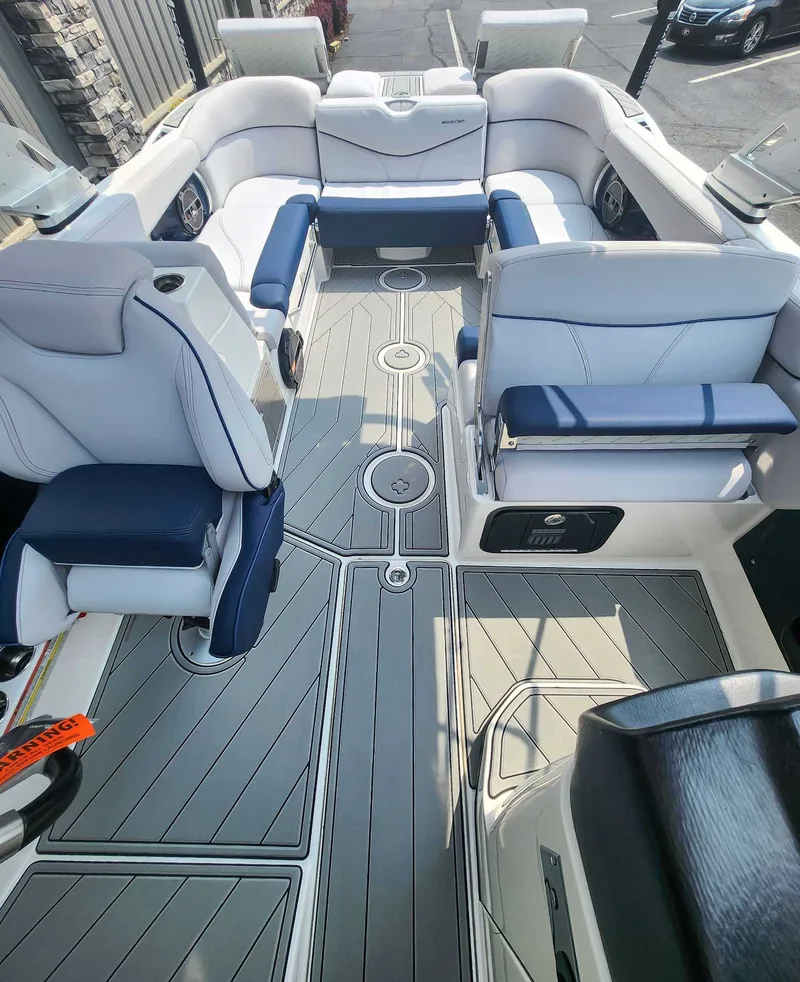 2018 MasterCraft X26, photo 11 of 18