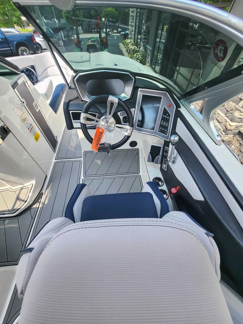 2018 MasterCraft X26, photo 14 of 18