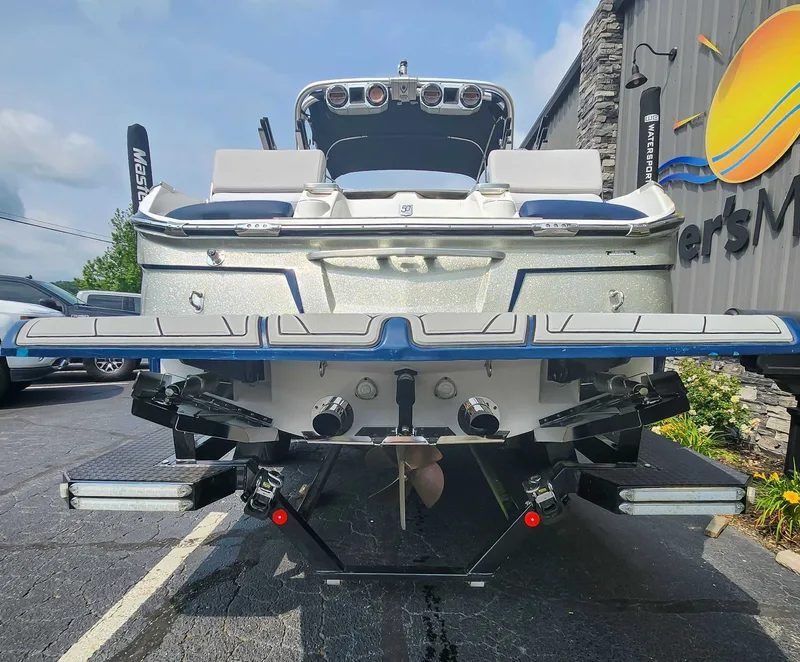 2018 MasterCraft X26, photo 8 of 18