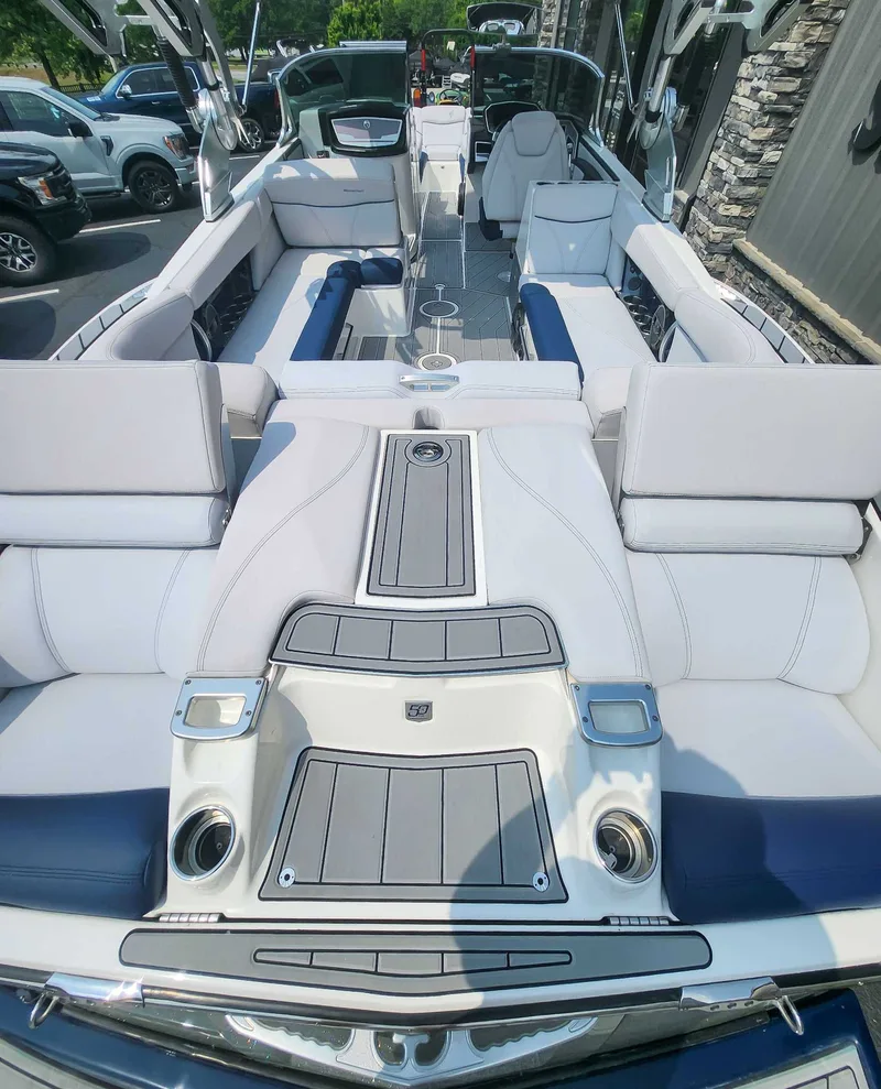 2018 MasterCraft X26, photo 9 of 18