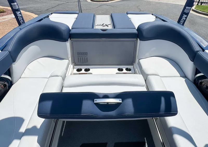 2019 MasterCraft XT23, photo 23 of 24