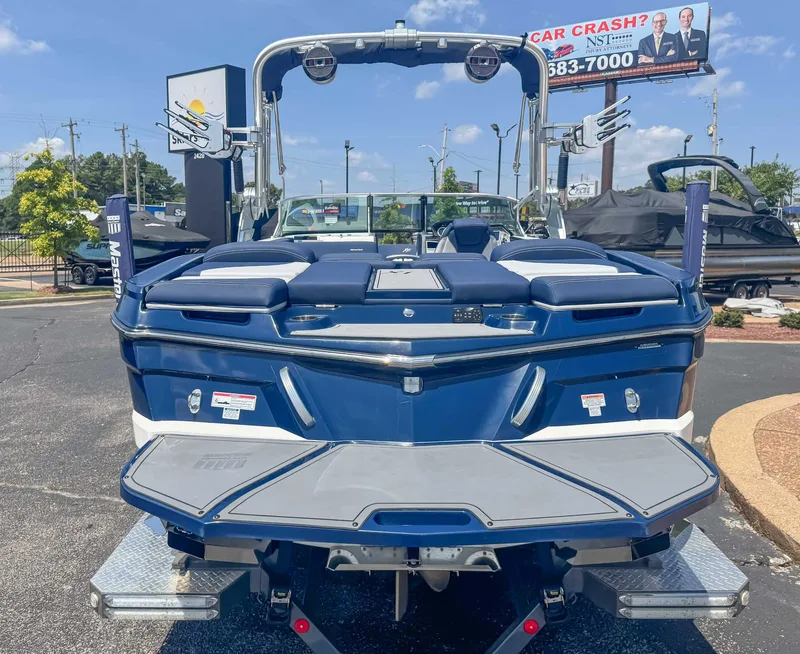 2019 MasterCraft XT23, photo 8 of 24