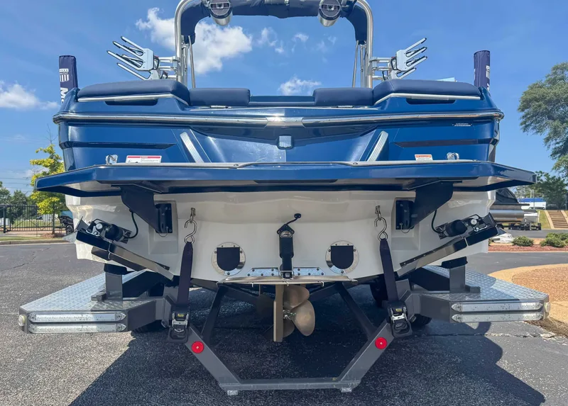 2019 MasterCraft XT23, photo 9 of 24