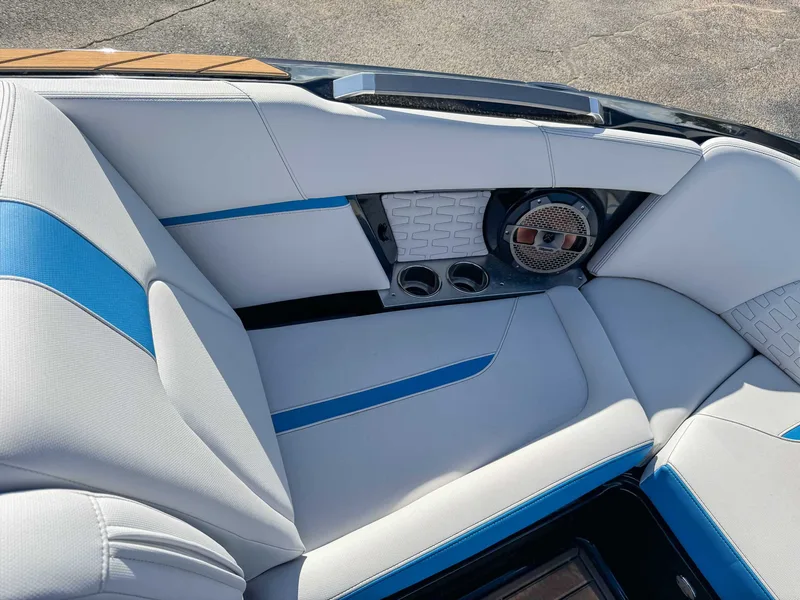 2019 MasterCraft X24, photo 10 of 20