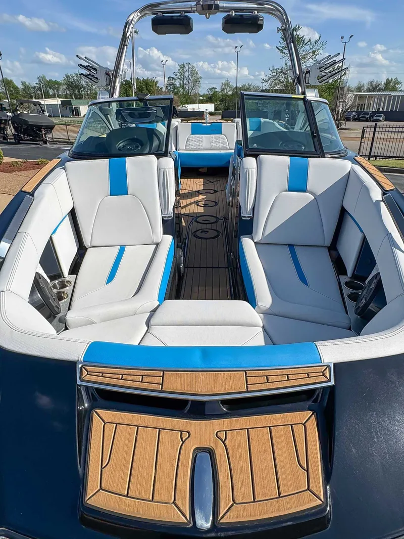 2019 MasterCraft X24, photo 11 of 20
