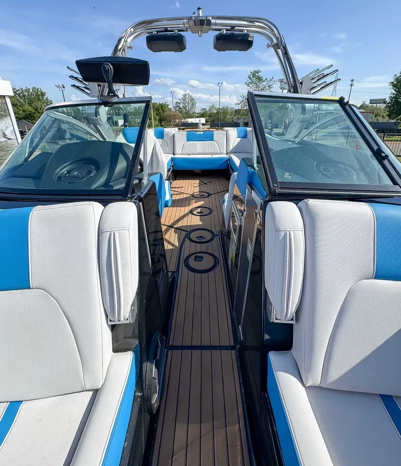 2019 MasterCraft X24, photo 12 of 20