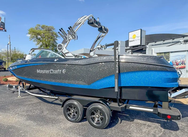 2019 MasterCraft X24, photo 5 of 20