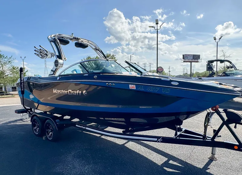 2019 MasterCraft X24, photo 6 of 20