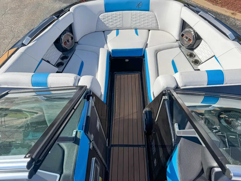 2019 MasterCraft X24, photo 9 of 20