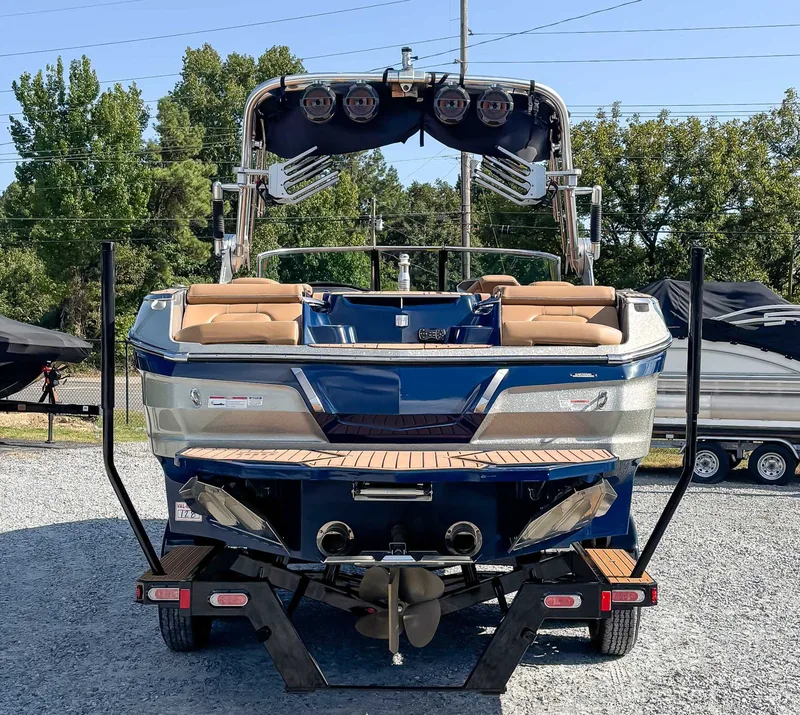 2020 MasterCraft X24, photo 7 of 21