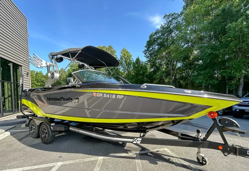 2020 MasterCraft XT23, photo 3 of 22