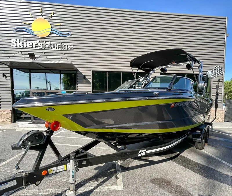 2020 MasterCraft XT23, photo 5 of 22