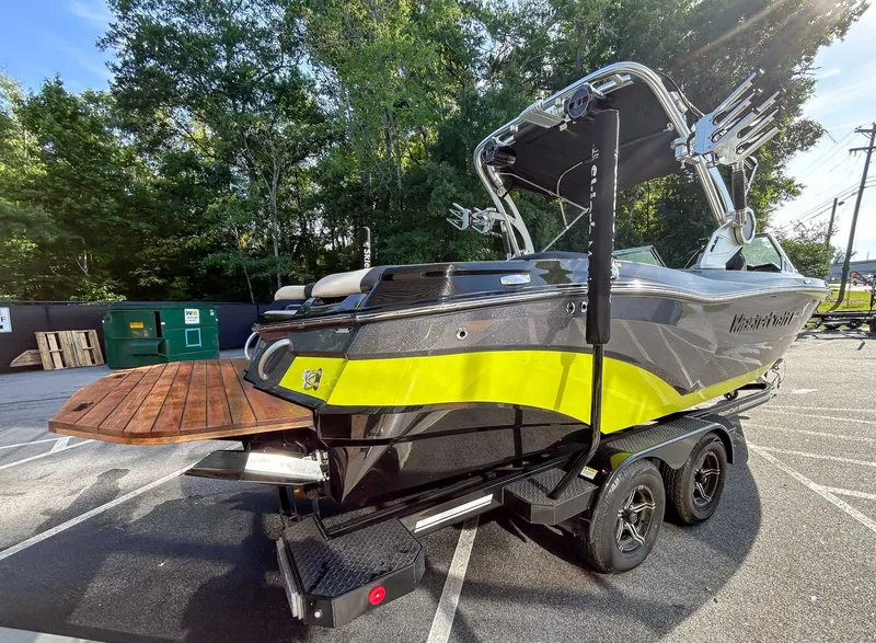 2020 MasterCraft XT23, photo 8 of 22