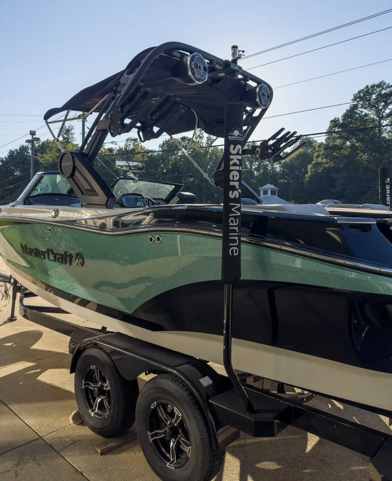 2022 MasterCraft X22, photo 6 of 17
