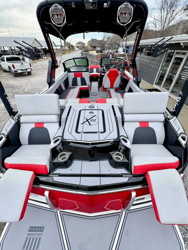 2022 MasterCraft X22, photo 10 of 26