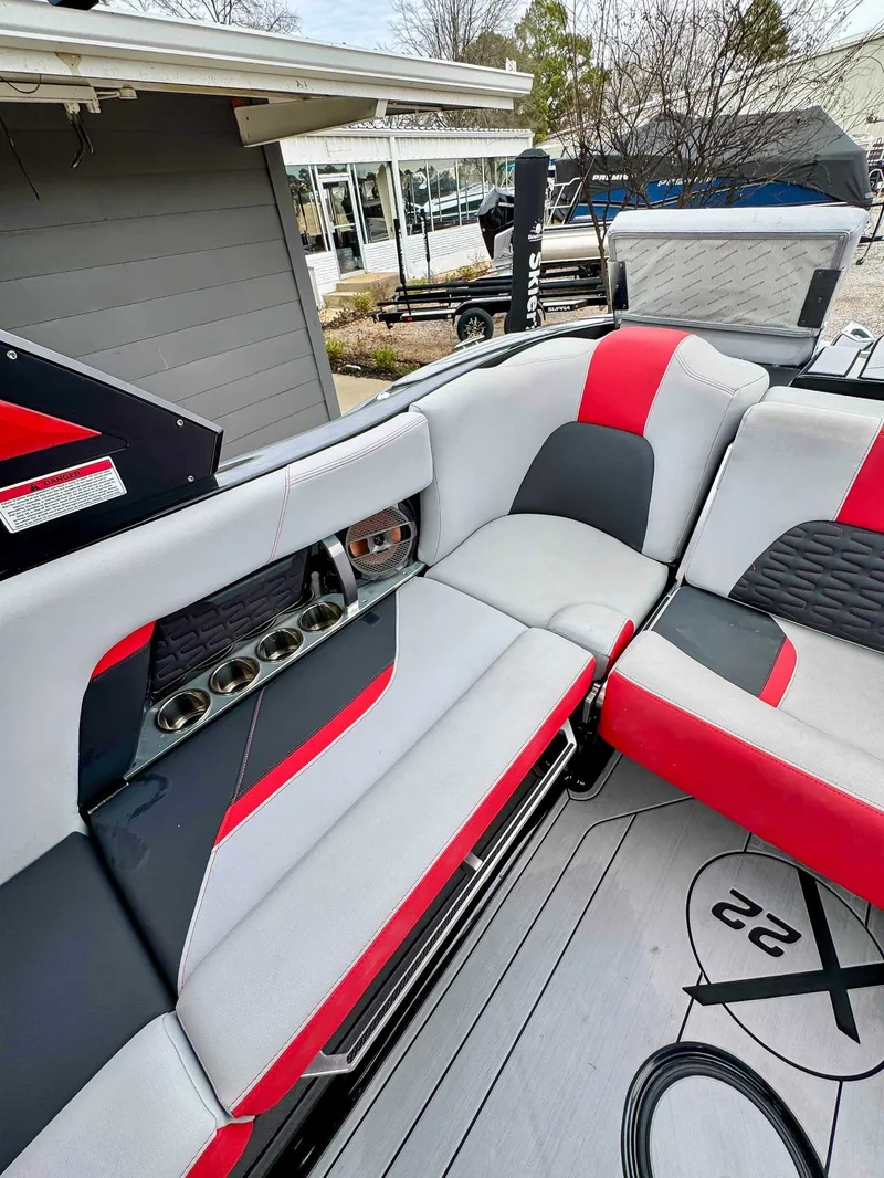 2022 MasterCraft X22, photo 22 of 26