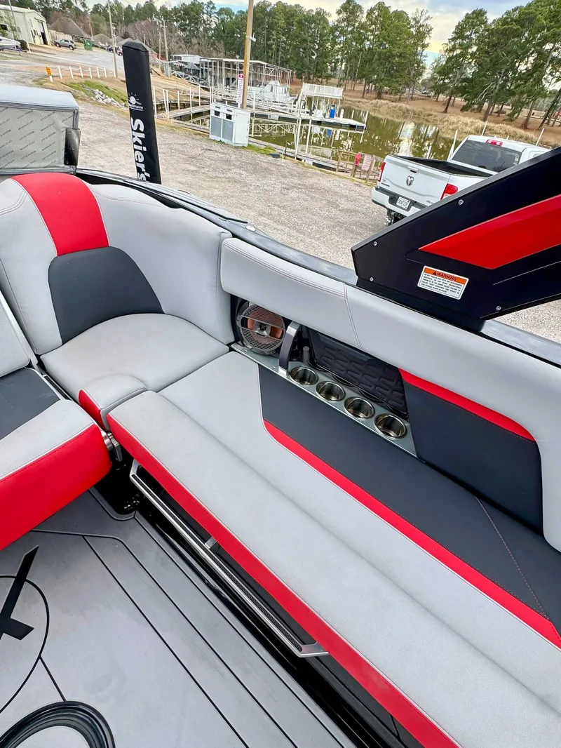 2022 MasterCraft X22, photo 24 of 26