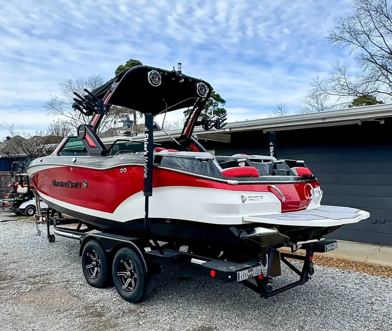 2022 MasterCraft X22, photo 7 of 26