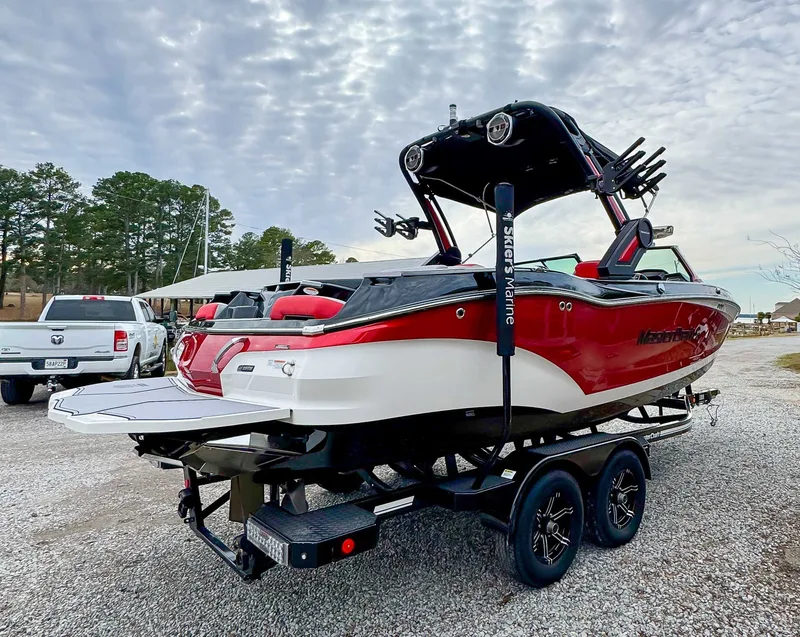2022 MasterCraft X22, photo 8 of 26