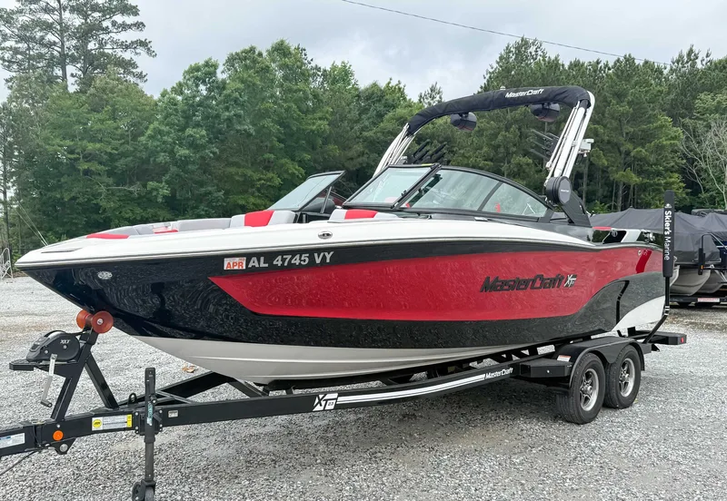 2022 MasterCraft XT23, photo 3 of 26