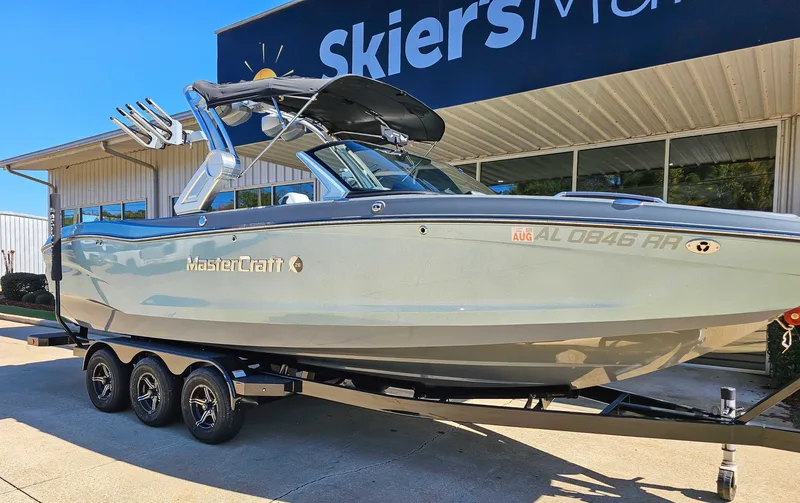2023 MasterCraft X26, photo 3 of 19