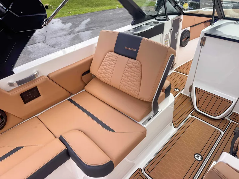 2024 MasterCraft X26, photo 16 of 24