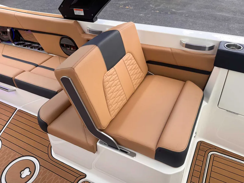 2024 MasterCraft X26, photo 17 of 24