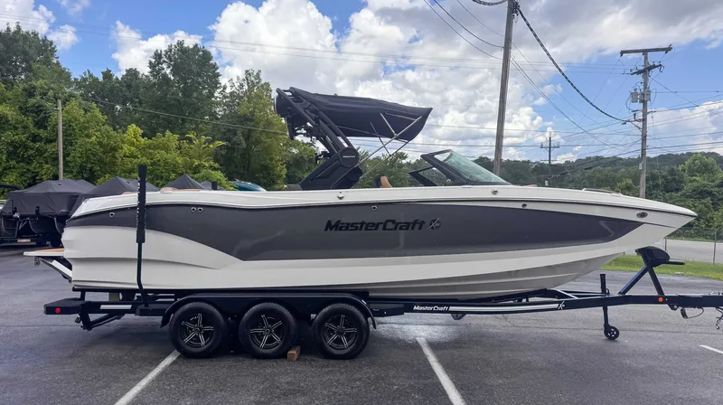 2024 MasterCraft X26, photo 6 of 24