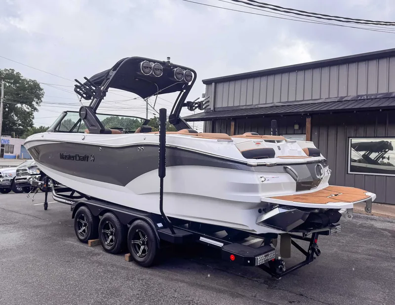 2024 MasterCraft X26, photo 8 of 24