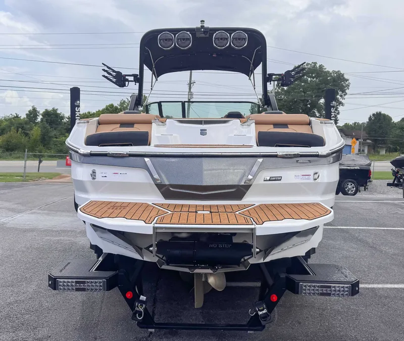 2024 MasterCraft X26, photo 9 of 24