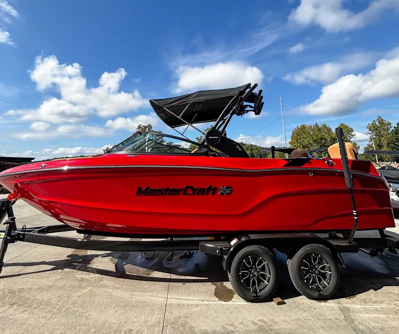 2027 Mastercraft XT23