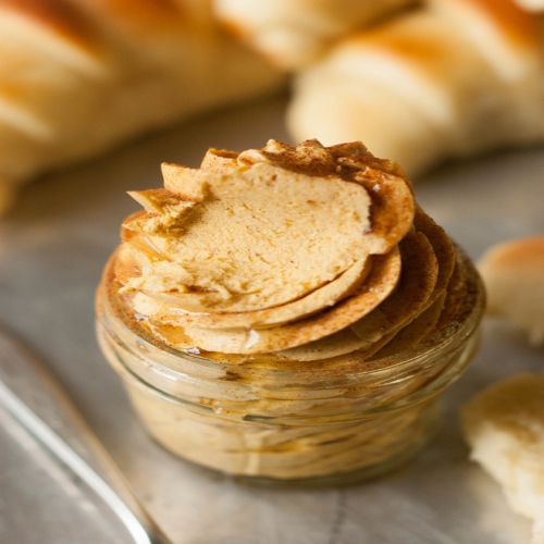 Whipped Cinnamon Pumpkin Honey Butter