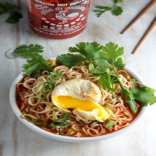 20 Minute Spicy Sriracha Ramen Noodle Soup