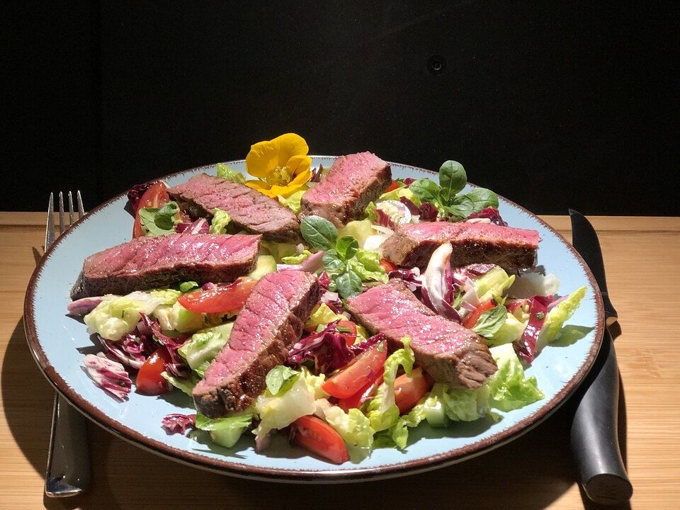 Colorful Salad with Steak Strips