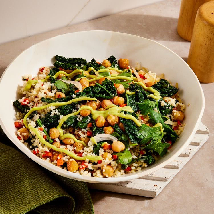 Grünkohl- und Kichererbsen-Quinoa Bowl