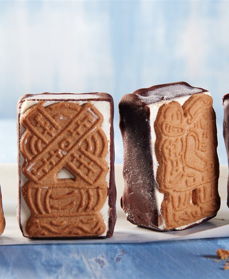 Weihnachtseis mit Spekulatius