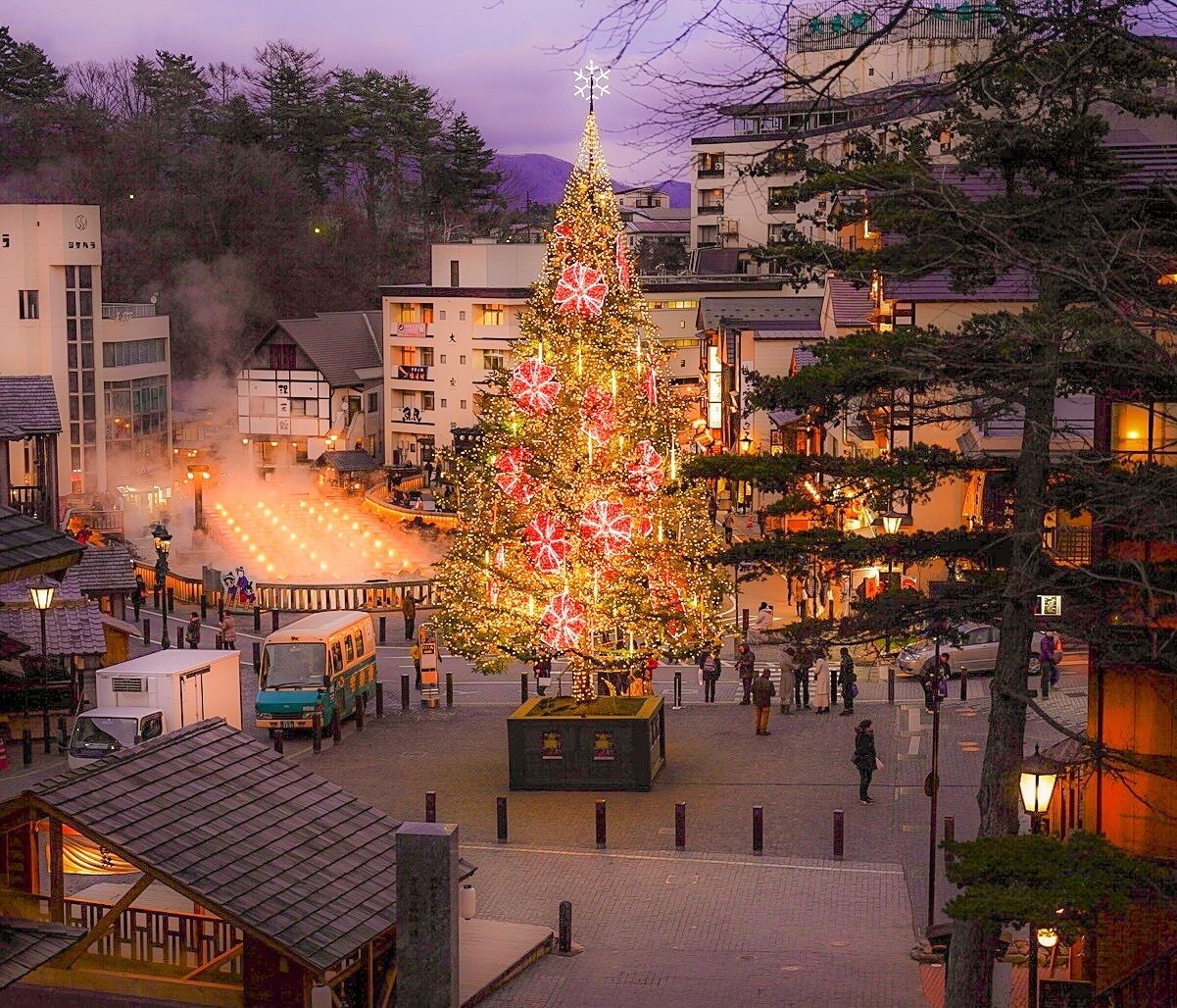 草津温泉湯畑 メリークリスマス 日本一の湯量の草津温泉