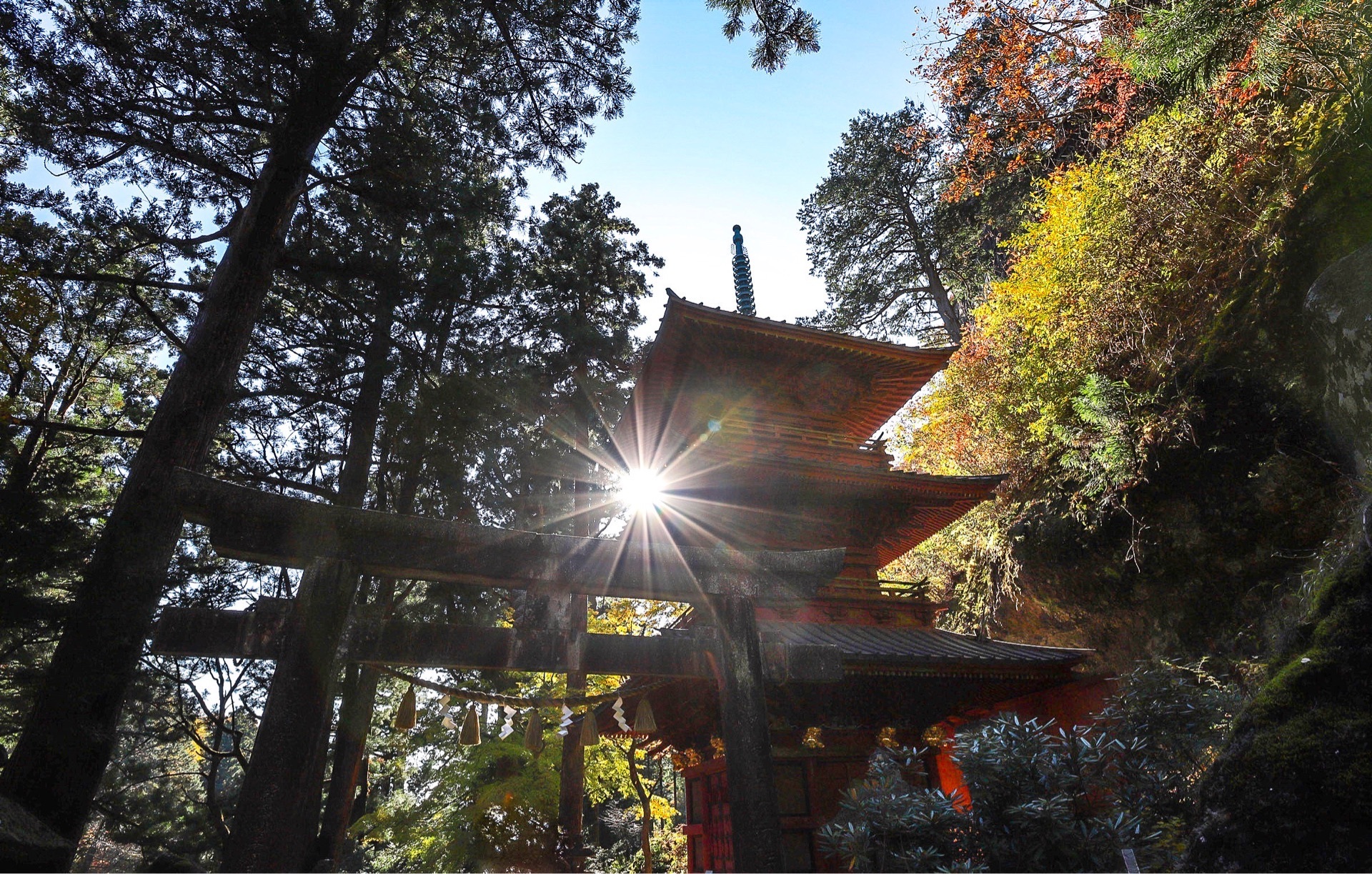 榛名神社 秋は紅葉 群馬で1番のパワースポット